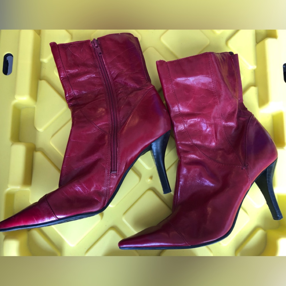 Nine West Red Ankle Boots with Pointed Toe